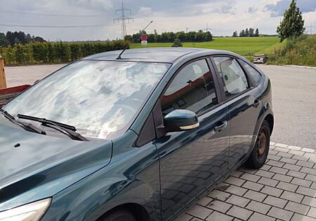 Ford Focus 1,6 Ambiente Ambiente TÜV neu