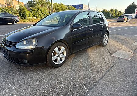 VW Golf Volkswagen V Lim. United