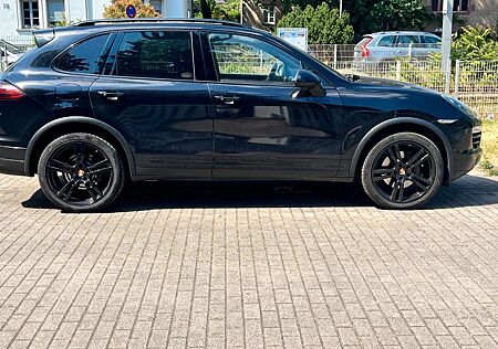Porsche Cayenne Diesel/LEDER/Bi-XEN/STANDHZ/21"Burmester