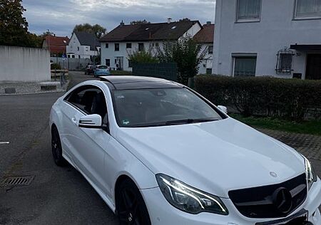 Mercedes-Benz E 200 AMG Coupe Scheckheft Mercedes Top Zusatand