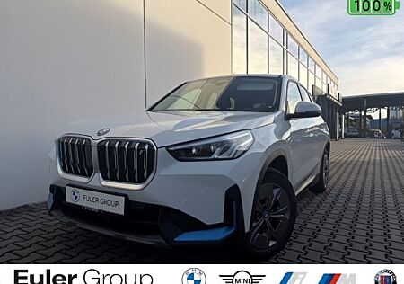 BMW iX1 xDrive 30 LMR LkHz AHK SHZ Parkass DAB