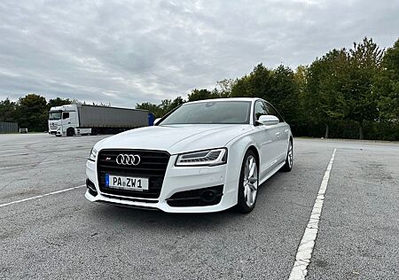 Audi S8 PLUS*MATRIX*ACC*BOSE*CARBON*KERAMIK*21ZOLL*