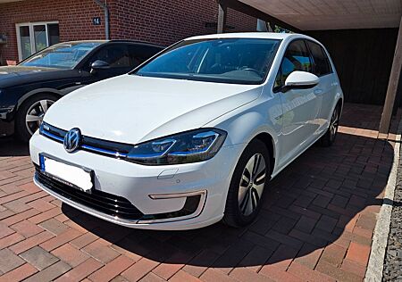 VW Golf Volkswagen e- ACC DLA ALS AID Lane Helix sound