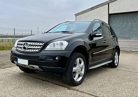 Mercedes-Benz ML 350 4MATIC Sportpaket in Traumzustand!