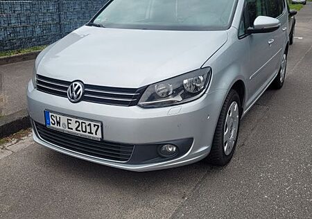 VW Touran Volkswagen 1.6 TDI - TÜV neu