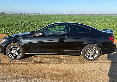 Mercedes-Benz C 250 BlueEFFICIENCY Coupé Autom. - AMG-Line