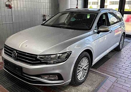 VW Passat Volkswagen Variant DSG Business AHK/Kamera/Massage