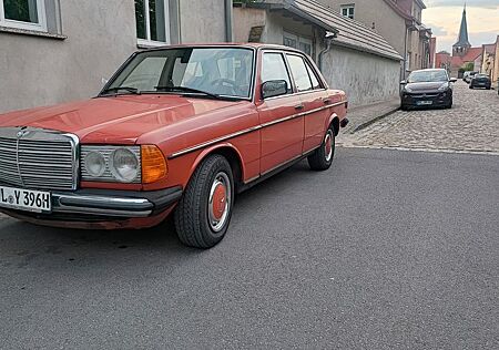 Mercedes-Benz W 123