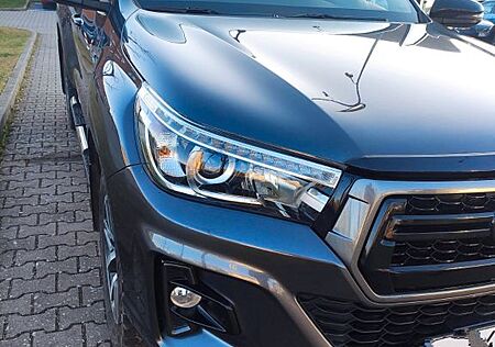 Toyota Hilux 2.4 D-4D 4x4 Executive Aut. Leder. EXPORT