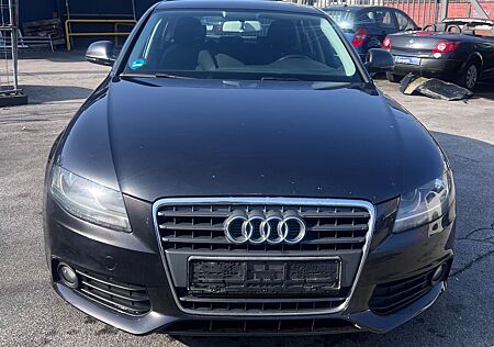 Audi A4 Lim. Attraction*1HAND*SCHECKHEFT*TÜV
