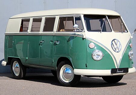 VW T1 Volkswagen Sundial Camper, komplett restauriert