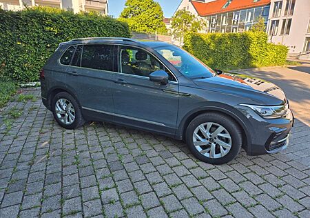 VW Tiguan Volkswagen 2.0 TDI DSG Elegance IQ Matrix, Panoram