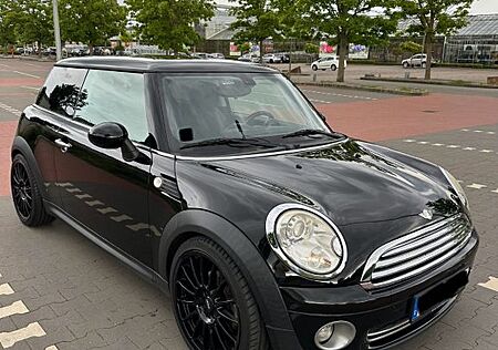 Mini Cooper R56 *TÜV NEU*XENON*NAVI*KLIMA*PANORAMA*