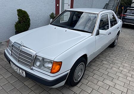 Mercedes-Benz 250 250D Autom. 1-Hand BRD Klima AHK Standheizung