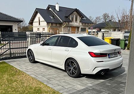 BMW 330 M Sport Paket, HeadUp, Schiebedach, 19Zoll