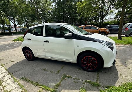 Toyota Aygo (X) Aygo (X) 1,0-l-VVT-i Team Deutschland Team D...