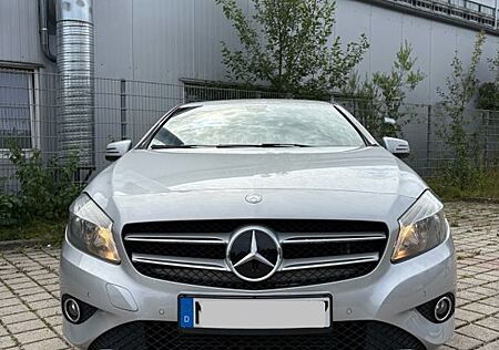 Mercedes-Benz A 180 (BlueEFFICIENCY Style)
