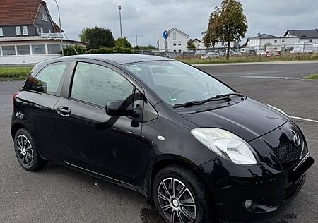 Toyota Yaris 1,0-l-VVT-i Team Team