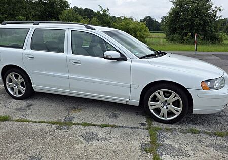 Volvo V70 D5, Viele Extras,AHK, Gepflegt, Top I.O.
