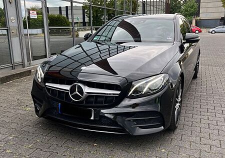 Mercedes-Benz E 200 T AMG Line Autom. AMG Line