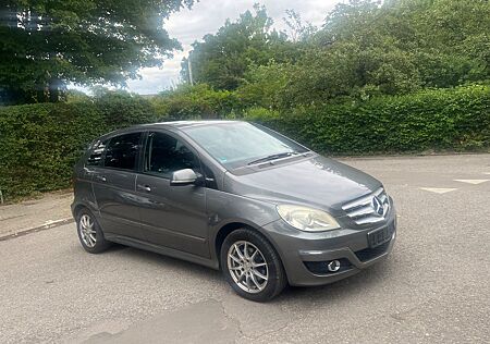 Mercedes-Benz B 180 BlueEFFICIENCY -