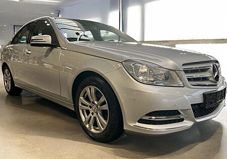 Mercedes-Benz C 180 Limousine CGI BlueEfficiency TÜV NEU Top
