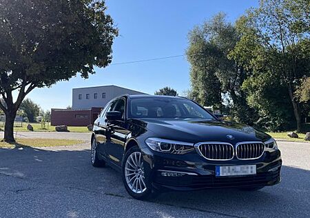 BMW 530i Touring Autom/unfallfrei/scheckheftgepflegt