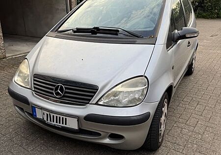 Mercedes-Benz A 140 - Stielvoll durch die Welt