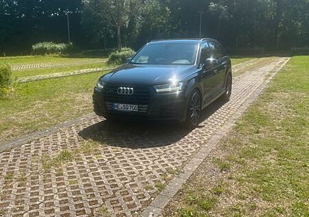 Audi SQ7 BOSE*STANDHZ*MASSAGESITZE*7 SITZE*22 ZOLL*