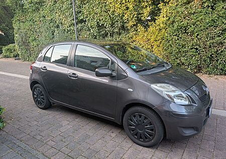 Toyota Yaris - neue HU! - Klimaanlage - 8-fach bereift