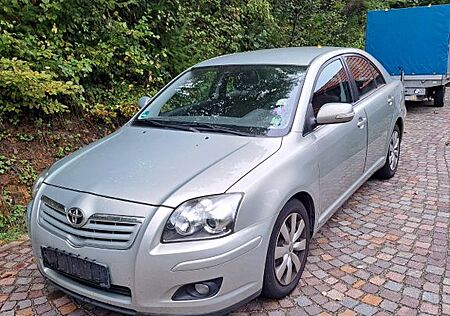 Toyota Avensis Executive 2,0-l-VVT-i Automatik Exec...