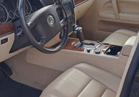 VW Touareg Volkswagen 3.2 V6 Tiptronic Standard