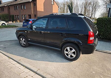 Hyundai Tucson 2.7 V6 GLS 4WD Champion Automatik Cha...