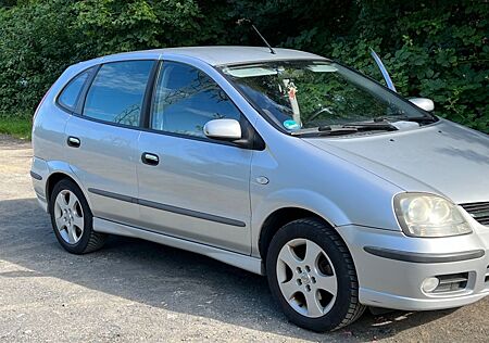 Nissan Almera Tino 1.8