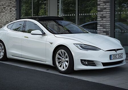 Tesla Model S P90D P