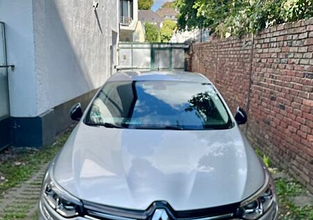 Renault Megane TCe 140 EDC GPF Limited Limited