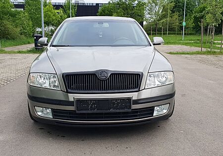 Skoda Octavia 2.0 FSI Ambiente DSG Automatic