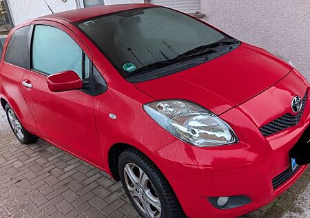 Toyota Yaris 1,33-l-Dual-VVT-i, mit Sonderausstattung
