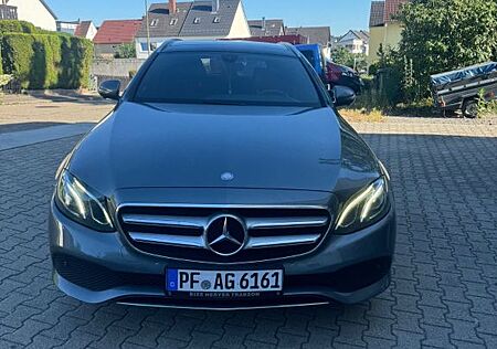 Mercedes-Benz E 220 E 220d T AVANTGARDE Autom. AVANTGARDE