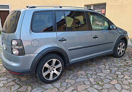 VW Touran Volkswagen Cross 1.4 TSI DSG Xenon Klima