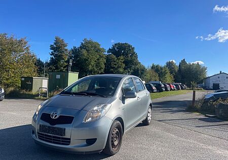 Toyota Yaris 1,4-l-D-4D Cool Neu TÜV