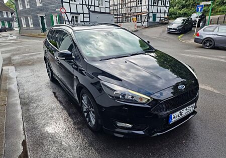 Ford Focus ST-Line Turnier *TÜV NEU*XENON*KAMERA*