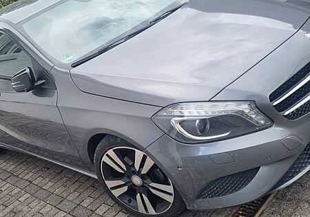 Mercedes-Benz A 200 -