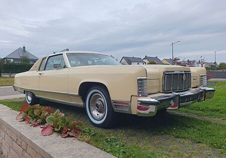 Lincoln Continental Town Coupe