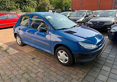 Peugeot 206 1.1 ---- 5 TÜRIG TÜV & AU BIS 03/ 2026