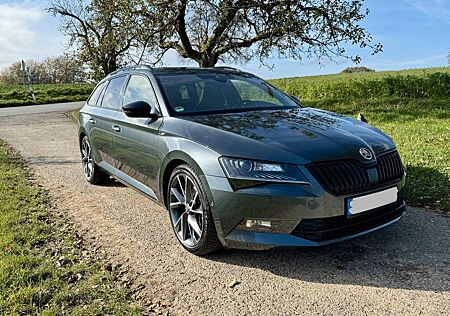 Skoda Superb SportLine 4x4 Kombi AHK|STHZ|PANO|KEYLESS