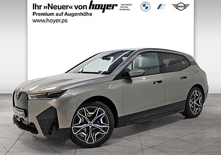 BMW iX xDrive40 AHK Pano Laserlicht Sportpaket DAB