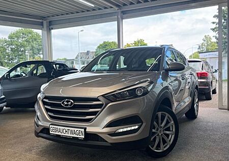 Hyundai Tucson blue Classic 2WD 1.6 *Kamera*Navi*Shzg*
