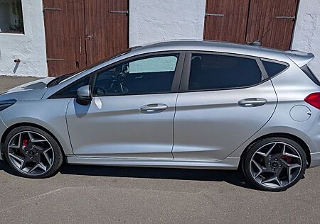 Ford Fiesta 1,5 EcoBoost ST mit Leder-Exklusiv-Pa...
