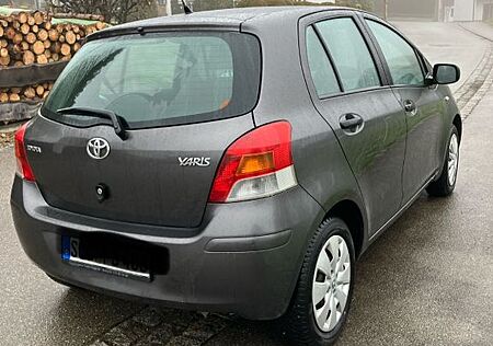 Toyota Yaris 1,0-l-VVT-i -